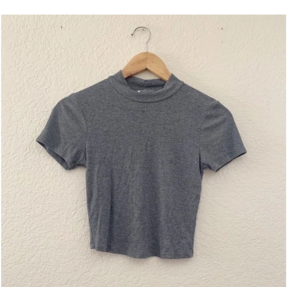 Destined Gray‎ Mock Neck Crop Top Size Small